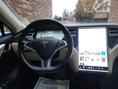 2014 Tesla Model S 60 --1 Owner -- Navigation - Bluetooth -  Backup Camera - Sunroof -  Save $$$ on Gas - Charge & Drive - Clean Title - $4,000 Tax Credit already taken off the List Price - Photo 22 - Wood Dale, IL 60191