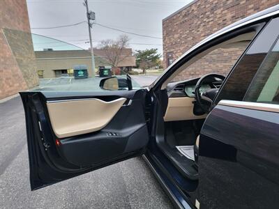 2014 Tesla Model S 60 --1 Owner -- Navigation - Bluetooth -  Backup Camera - Sunroof -  Save $$$ on Gas - Charge & Drive - Clean Title - $4,000 Tax Credit already taken off the List Price - Photo 28 - Wood Dale, IL 60191