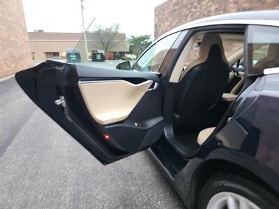 2014 Tesla Model S 60 --1 Owner -- Navigation - Bluetooth -  Backup Camera - Sunroof -  Save $$$ on Gas - Charge & Drive - Clean Title - $4,000 Tax Credit already taken off the List Price - Photo 30 - Wood Dale, IL 60191