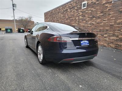 2014 Tesla Model S 60 --1 Owner -- Navigation - Bluetooth -  Backup Camera - Sunroof -  Save $$$ on Gas - Charge & Drive - Clean Title - $4,000 Tax Credit already taken off the List Price - Photo 4 - Wood Dale, IL 60191