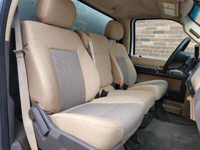 2016 Ford F-550 Super Duty Chassis XLT -- 16' BOX TRUCK -- 6.8L V10 GAS MOTOR - Automatic - Power Window - Power Lock - Bluetooth - Backup Camera - All Serviced - NO Accident - Clean Title - Photo 17 - Wood Dale, IL 60191