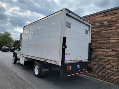 2016 Ford F-550 Super Duty Chassis XLT -- 16' BOX TRUCK -- 6.8L V10 GAS MOTOR - Automatic - Power Window - Power Lock - Bluetooth - Backup Camera - All Serviced - NO Accident - Clean Title - Photo 4 - Wood Dale, IL 60191