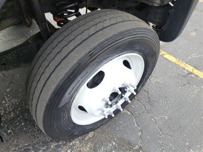 2016 Ford F-550 Super Duty Chassis XLT -- 16' BOX TRUCK -- 6.8L V10 GAS MOTOR - Automatic - Power Window - Power Lock - Bluetooth - Backup Camera - All Serviced - NO Accident - Clean Title - Photo 40 - Wood Dale, IL 60191