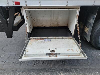2016 Ford F-550 Super Duty Chassis XLT -- 16' BOX TRUCK -- 6.8L V10 GAS MOTOR - Automatic - Power Window - Power Lock - Bluetooth - Backup Camera - All Serviced - NO Accident - Clean Title - Photo 27 - Wood Dale, IL 60191