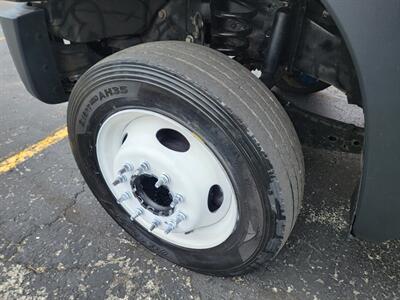 2016 Ford F-550 Super Duty Chassis XLT -- 16' BOX TRUCK -- 6.8L V10 GAS MOTOR - Automatic - Power Window - Power Lock - Bluetooth - Backup Camera - All Serviced - NO Accident - Clean Title - Photo 41 - Wood Dale, IL 60191