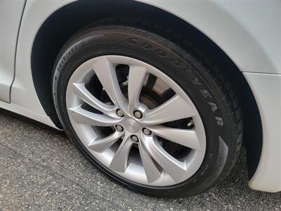 2016 Tesla Model S 75 -- 7 Passenger/Jump Seat -  250 Miles on Full  Charge - Autopilot - Premium Upgrades Package - Sunroof - Smart Air Suspension - Power and Lighting Package - NO Accident - Clean Title - Photo 34 - Wood Dale, IL 60191