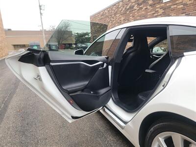 2016 Tesla Model S 75 -- 7 Passenger/Jump Seat -  250 Miles on Full  Charge - Autopilot - Premium Upgrades Package - Sunroof - Smart Air Suspension - Power and Lighting Package - NO Accident - Clean Title - Photo 22 - Wood Dale, IL 60191