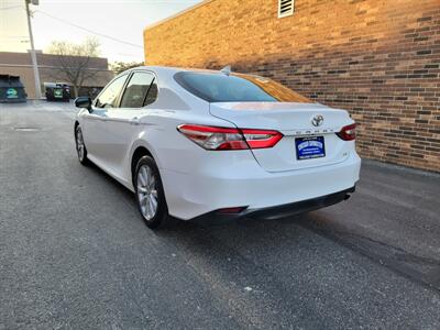 2020 Toyota Camry LE -- Backup Camera - Bluetooth -  NO Accident - Clean Title - All Serviced - Photo 4 - Wood Dale, IL 60191