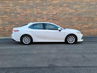 2020 Toyota Camry LE -- Backup Camera - Bluetooth -  NO Accident - Clean Title - All Serviced - Photo 5 - Wood Dale, IL 60191