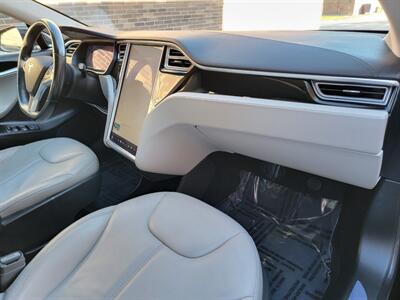 2015 Tesla Model S 85 - 1 Owner - Only 72K Mileage - Save $$$ on Gas  Charge & Drive - NO Accident - Clean Auto check Report & Title - Photo 21 - Wood Dale, IL 60191