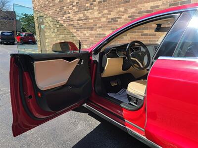 2013 Tesla Model S Performance P 85 - 1 OWNER -- Save $$$ on Gas -  Charge & Drive - Clean Title - Photo 27 - Wood Dale, IL 60191