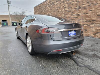 2015 Tesla Model S 85D AWD  -- 1 OWNER -- Save $$$ on Gas -  Charge & Drive - 249 Miles Range - Auto Pilot - NO Accident - Clean Title - $4,000 Tax Credit already taken off the List Price - Photo 4 - Wood Dale, IL 60191