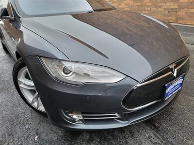 2015 Tesla Model S 85D AWD  -- 1 OWNER -- Save $$$ on Gas -  Charge & Drive - 249 Miles Range - Auto Pilot - NO Accident - Clean Title - Photo 39 - Wood Dale, IL 60191