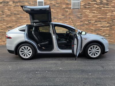 2016 Tesla Model X 75D AWD -- 1 Owner -- Save $$$ on Gas - WARRANTY  - Charge & Drive - Auto Pilot - NO Accident - Clean Title - All Serviced - Photo 42 - Wood Dale, IL 60191