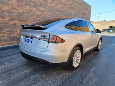2016 Tesla Model X 75D AWD -- 1 Owner -- Save $$$ on Gas - WARRANTY  - Charge & Drive - Auto Pilot - NO Accident - Clean Title - All Serviced - Photo 4 - Wood Dale, IL 60191