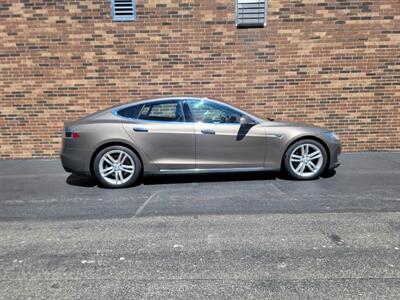 2015 Tesla Model S 70D AWD  --- Save $$$ on Gas -- Only 68K Miles -  Charge & Drive - Panorama Roof - Auto Pilot - NO Accident - Clean Auto check Report & Title - Photo 4 - Wood Dale, IL 60191