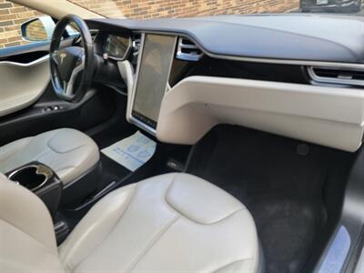 2015 Tesla Model S 85D  AWD -- Save $$$ on Gas - Charge & Drive -  300 Miles Range - Auto Pilot - Clean Title - $4,000 Tax Credit already taken off the List Price..... - Photo 32 - Wood Dale, IL 60191