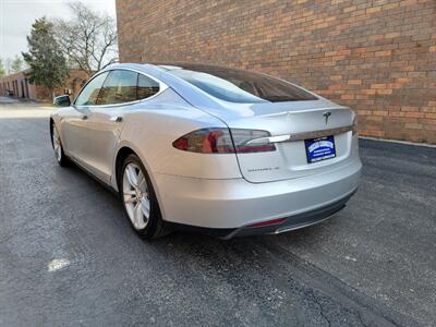 2015 Tesla Model S 85D  AWD -- Save $$$ on Gas - Charge & Drive -  300 Miles Range - Auto Pilot - Clean Title - $4,000 Tax Credit already taken off the List Price..... - Photo 4 - Wood Dale, IL 60191