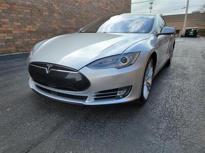 2015 Tesla Model S 85D  AWD -- Save $$$ on Gas - Charge & Drive -  300 Miles Range - Auto Pilot - Clean Title - $4,000 Tax Credit already taken off the List Price..... - Photo 43 - Wood Dale, IL 60191