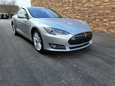 2015 Tesla Model S 85D  AWD -- Save $$$ on Gas - Charge & Drive -  300 Miles Range - Auto Pilot - Clean Title - $4,000 Tax Credit already taken off the List Price..... - Photo 42 - Wood Dale, IL 60191