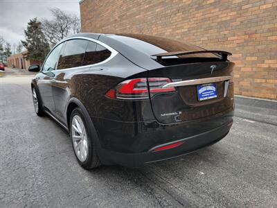 2016 Tesla Model X 90D AWD -- 1 Owner -- Save $$$ on Gas -  FREE SUPER CHARGE - Charge & Drive - Auto Pilot - NO Accident - Clean Title - All Serviced - WARRANTY - Photo 8 - Wood Dale, IL 60191
