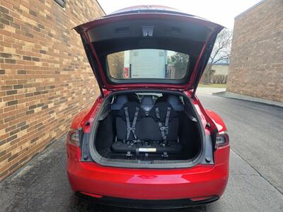 2017 Tesla Model S 90D AWD -- 7 Passenger/Jump Seat - 300 Miles  on Full Charge - Autopilot - Premium Upgrades Package - Sunroof - Smart Air Suspension - Power and Lighting Package - Clean Title - Photo 34 - Wood Dale, IL 60191