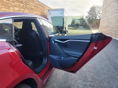 2017 Tesla Model S 90D AWD -- 7 Passenger/Jump Seat - 300 Miles  on Full Charge - Autopilot - Premium Upgrades Package - Sunroof - Smart Air Suspension - Power and Lighting Package - Clean Title - Photo 27 - Wood Dale, IL 60191