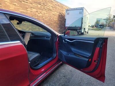 2017 Tesla Model S 90D AWD -- 7 Passenger/Jump Seat - 300 Miles  on Full Charge - Autopilot - Premium Upgrades Package - Sunroof - Smart Air Suspension - Power and Lighting Package - Clean Title - Photo 25 - Wood Dale, IL 60191