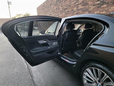 2017 BMW 750Li xDrive - 4.4L Twin Turbo V8 445hp - Navigation - Backup Camera - Fully Loaded - All Serviced - Canada Edition - Clean Title - Photo 13 - Wood Dale, IL 60191