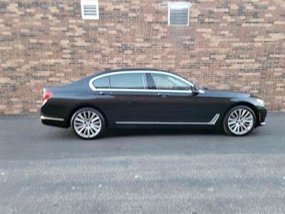 2017 BMW 750Li xDrive - 4.4L Twin Turbo V8 445hp - Navigation - Backup Camera - Fully Loaded - All Serviced - Canada Edition - Clean Title - Photo 6 - Wood Dale, IL 60191