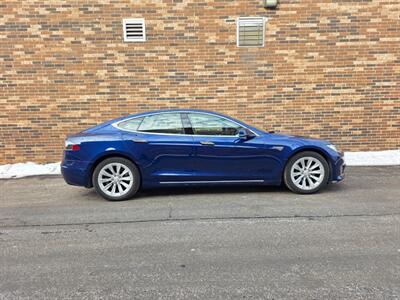 2016 Tesla Model S 75 -- Only 42K Miles -- 270 Miles on Full Charge -  Autopilot - Premium Upgrades Package - Sunroof - Power and Lighting Package - Standard Suspension - Clean Title - Photo 7 - Wood Dale, IL 60191
