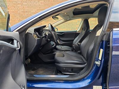 2016 Tesla Model S 75 -- Only 42K Miles -- 270 Miles on Full Charge -  Autopilot - Premium Upgrades Package - Sunroof - Power and Lighting Package - Standard Suspension - Clean Title - Photo 26 - Wood Dale, IL 60191