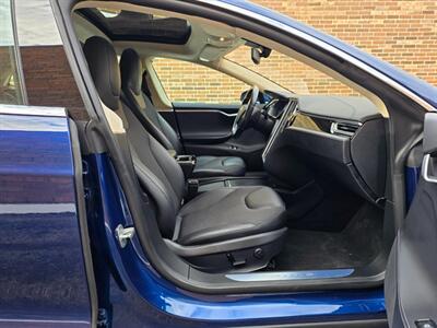 2016 Tesla Model S 75 -- Only 42K Miles -- 270 Miles on Full Charge -  Autopilot - Premium Upgrades Package - Sunroof - Power and Lighting Package - Standard Suspension - Clean Title - Photo 27 - Wood Dale, IL 60191