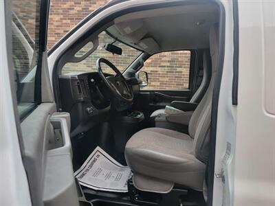 2017 Chevrolet Express 2500 Cargo Van -- Vortec 4.8L V8 285hp -  Bluetooth - Backup Camera - NO Accident - Clean Title - All Serviced - Photo 17 - Wood Dale, IL 60191