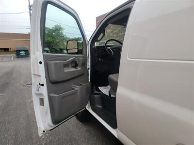 2017 Chevrolet Express 2500 Cargo Van -- Vortec 4.8L V8 285hp -  Bluetooth - Backup Camera - NO Accident - Clean Title - All Serviced - Photo 15 - Wood Dale, IL 60191