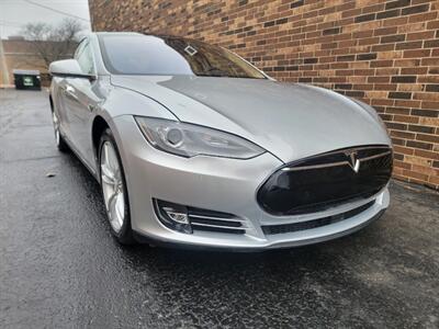 2015 Tesla Model S 85 -- 275 Miles on Full Charge -- Ultra High Fidelity Sound - Autopilot - Tech Package with Autopilot - All Serviced - Clean Title - Photo 34 - Wood Dale, IL 60191