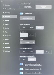 2015 Tesla Model S 85 -- 275 Miles on Full Charge -- Ultra High Fidelity Sound - Autopilot - Tech Package with Autopilot - All Serviced - Clean Title - Photo 13 - Wood Dale, IL 60191