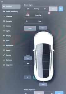 2015 Tesla Model S 85 -- 275 Miles on Full Charge -- Ultra High Fidelity Sound - Autopilot - Tech Package with Autopilot - All Serviced - Clean Title - Photo 11 - Wood Dale, IL 60191