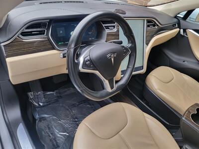 2015 Tesla Model S 85 -- 275 Miles on Full Charge -- Ultra High Fidelity Sound - Autopilot - Tech Package with Autopilot - All Serviced - Clean Title - Photo 17 - Wood Dale, IL 60191
