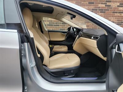 2015 Tesla Model S 85 -- 275 Miles on Full Charge -- Ultra High Fidelity Sound - Autopilot - Tech Package with Autopilot - All Serviced - Clean Title - Photo 23 - Wood Dale, IL 60191