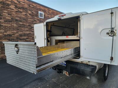 2013 Ford F-250 Super Duty  4X4 XL --- 6.2L Flex Fuel V8 385hp --  Snow Plow Ready - 8ft Long Bed - Backup Camera - Fiberglass Utility Topper - All Serviced - Clean Title - Photo 22 - Wood Dale, IL 60191