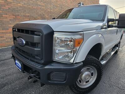 2013 Ford F-250 Super Duty  4X4 XL --- 6.2L Flex Fuel V8 385hp --  Snow Plow Ready - 8ft Long Bed - Backup Camera - Fiberglass Utility Topper - All Serviced - Clean Title - Photo 33 - Wood Dale, IL 60191