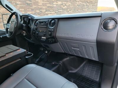 2013 Ford F-250 Super Duty  4X4 XL --- 6.2L Flex Fuel V8 385hp --  Snow Plow Ready - 8ft Long Bed - Backup Camera - Fiberglass Utility Topper - All Serviced - Clean Title - Photo 12 - Wood Dale, IL 60191