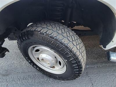 2013 Ford F-250 Super Duty  4X4 XL --- 6.2L Flex Fuel V8 385hp --  Snow Plow Ready - 8ft Long Bed - Backup Camera - Fiberglass Utility Topper - All Serviced - Clean Title - Photo 29 - Wood Dale, IL 60191