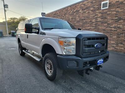 2013 Ford F-250 Super Duty  4X4 XL --- 6.2L Flex Fuel V8 385hp --  Snow Plow Ready - 8ft Long Bed - Backup Camera - Fiberglass Utility Topper - All Serviced - Clean Title - Photo 35 - Wood Dale, IL 60191