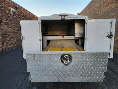 2013 Ford F-250 Super Duty  4X4 XL --- 6.2L Flex Fuel V8 385hp --  Snow Plow Ready - 8ft Long Bed - Backup Camera - Fiberglass Utility Topper - All Serviced - Clean Title - Photo 20 - Wood Dale, IL 60191