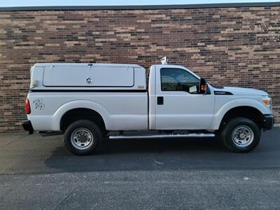 2013 Ford F-250 Super Duty  4X4 XL --- 6.2L Flex Fuel V8 385hp --  Snow Plow Ready - 8ft Long Bed - Backup Camera - Fiberglass Utility Topper - All Serviced - Clean Title - Photo 6 - Wood Dale, IL 60191
