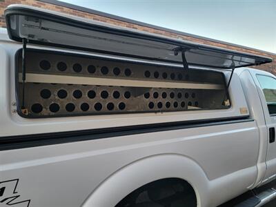 2013 Ford F-250 Super Duty  4X4 XL --- 6.2L Flex Fuel V8 385hp --  Snow Plow Ready - 8ft Long Bed - Backup Camera - Fiberglass Utility Topper - All Serviced - Clean Title - Photo 23 - Wood Dale, IL 60191