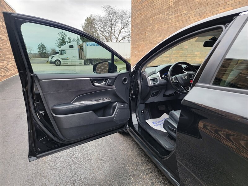 2018 Honda Clarity Plug-In Hybrid Touring - Navigation - Backup  photo