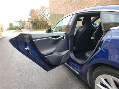 2017 Tesla Model S 75 -- 240 Miles on Full Charge --  Full Self Driving Capability - Autopilot - Premium Upgrades Package - Sunroof - Power and Lighting Package - Standard Suspension - Clean Title - Photo 22 - Wood Dale, IL 60191